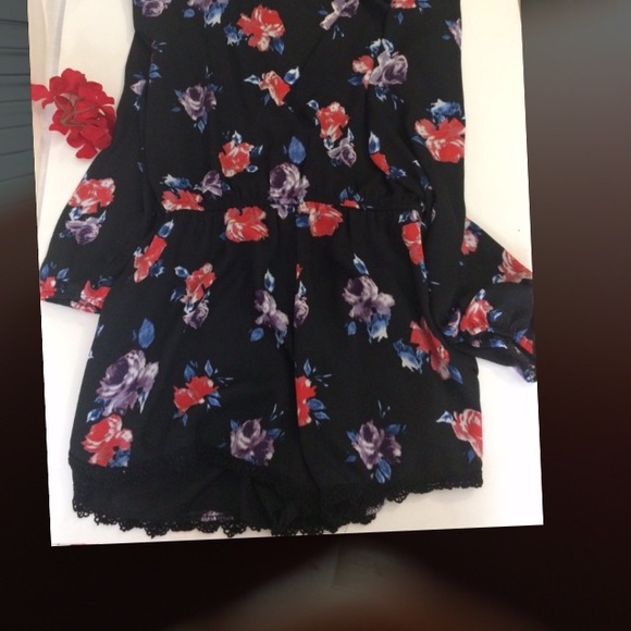 Just reduced 🎩Design Lab romper 🎩 - Picture 4 of 4